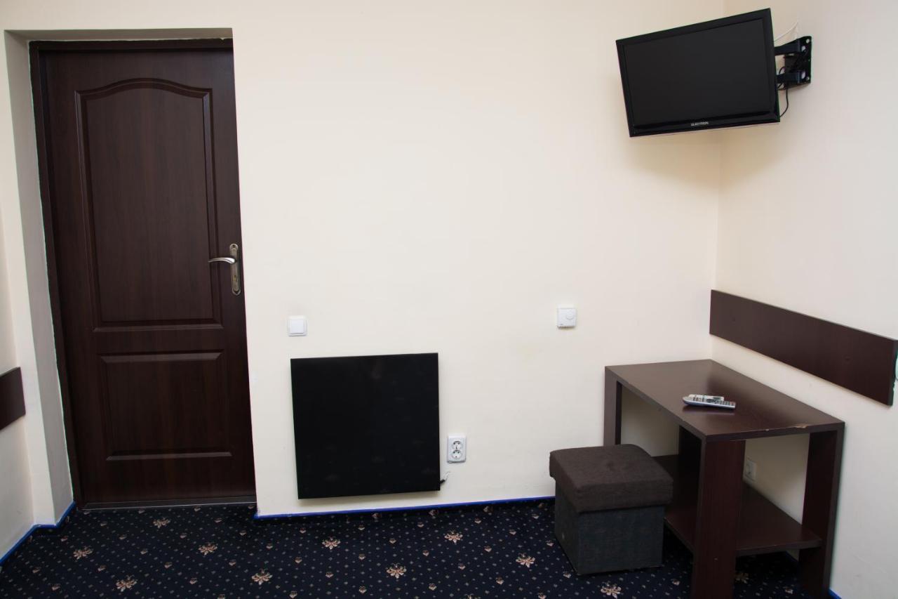 Faraon Hotel Ивано-Франковск Экстерьер фото