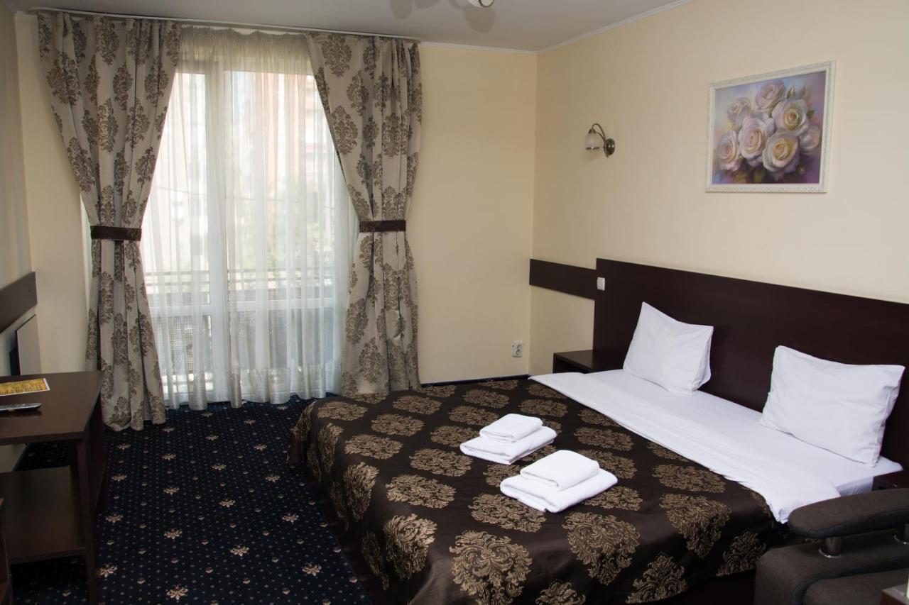 Faraon Hotel Ивано-Франковск Экстерьер фото